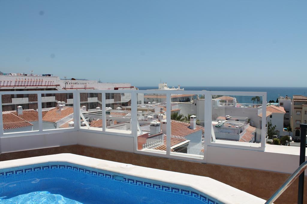Apartamentos Turísticos Plaza del Olvido Nerja Exterior foto