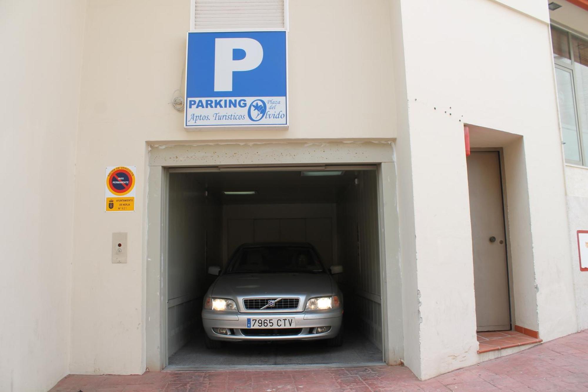 Apartamentos Turísticos Plaza del Olvido Nerja Exterior foto