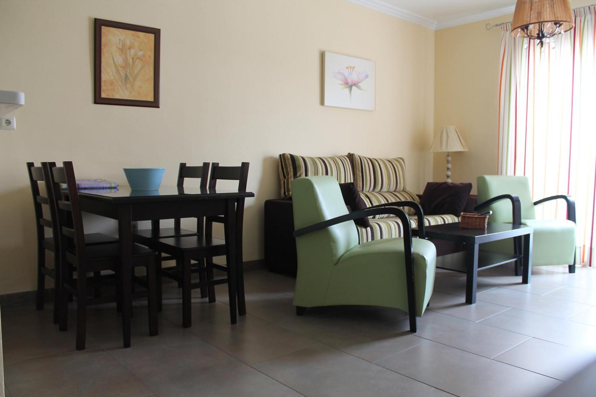 Apartamentos Turísticos Plaza del Olvido Nerja Exterior foto