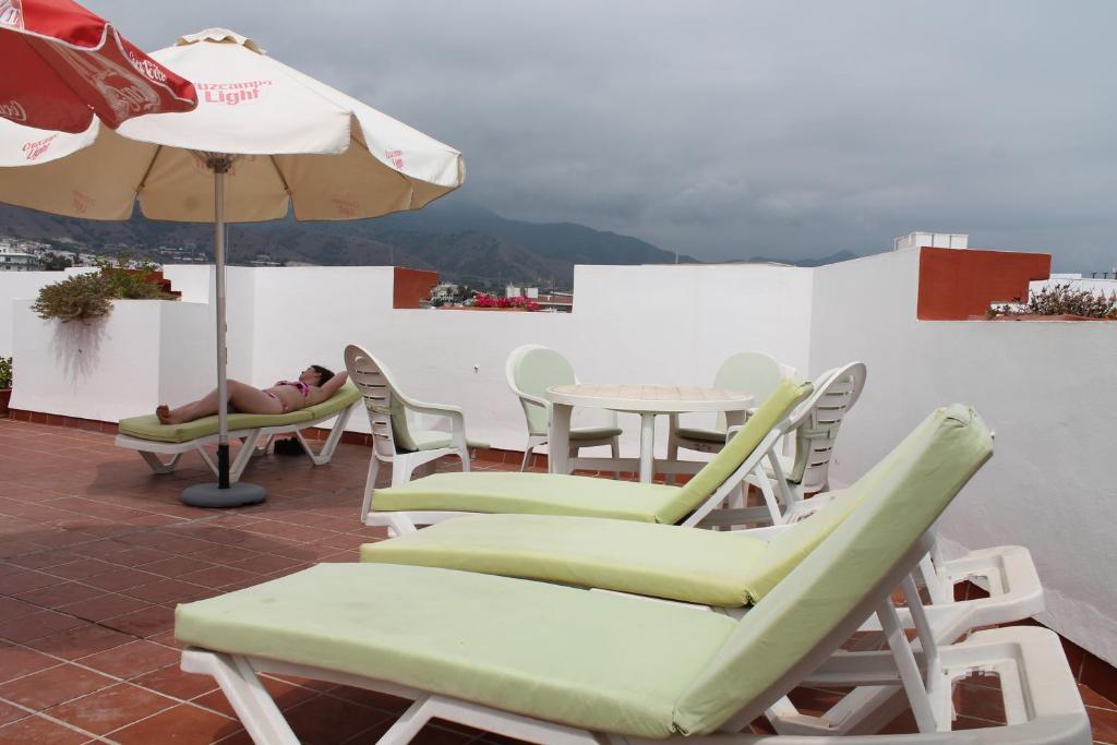 Apartamentos Turísticos Plaza del Olvido Nerja Exterior foto